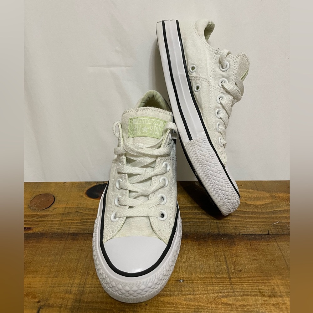 Converse Allstar Chuck Taylor low top white sneaker, women’s size 7
